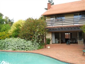 4 Bed House in Bryanston West