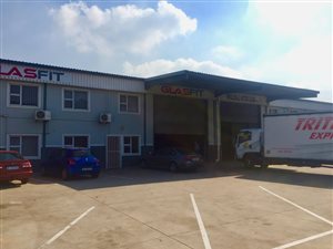1067 m² Industrial space in Briardene
