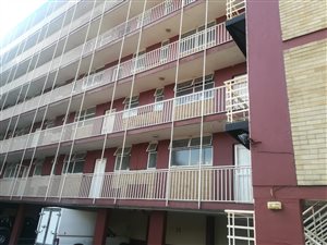 2 Bed Flat in Muckleneuk