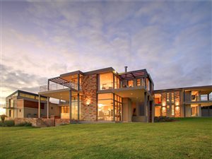 6 Bed House in Breakwater Bay Eco Estate