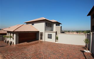 3 Bedroom House in Bergtuin