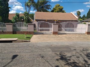 5 Bed House in Webber