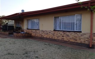 3 Bedroom House in Rothdene