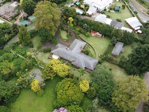 1800 m² Land available in Kloof