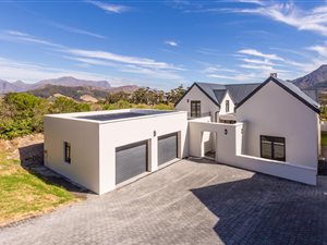 4 Bed House in Franschhoek
