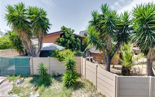 4 Bedroom House in Protea Heights