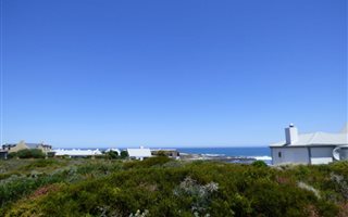 795 m² Land available in Grotto Bay