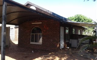 2 Bedroom House in Doornpoort and surrounds