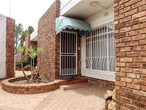 3 Bedroom House in Freeway Park