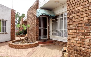 3 Bedroom House in Freeway Park
