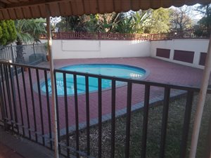3 Bed House in Geelhoutpark