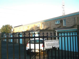 2 Bedroom Townhouse in Tableview