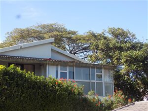 2 Bed Apartment in Hibberdene