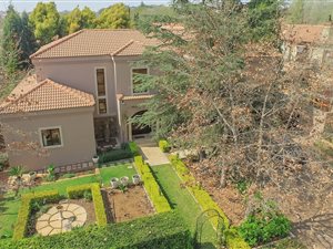 4 Bed House in Boardwalk