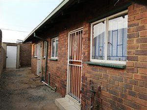 2 Bed House in Lakeside