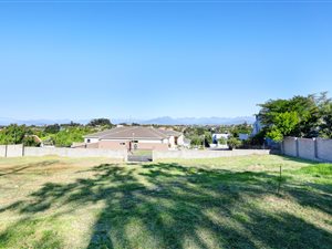 648 m² Land available in Aurora