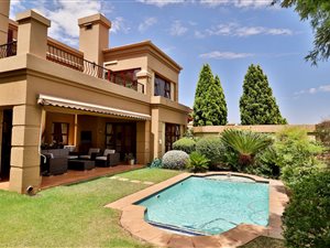 4 Bed House in River Club