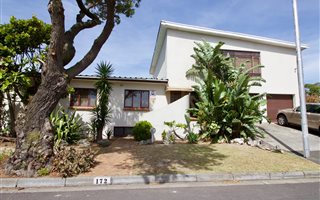 6 Bedroom House in Richmond Estate
