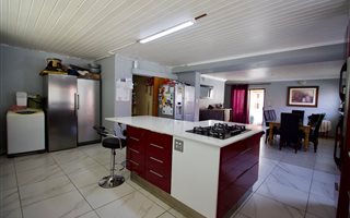 6 Bedroom House in Richmond Estate