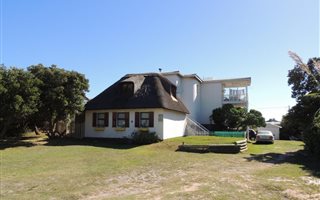 3 Bedroom House in Pringle Bay