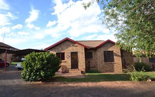 3 Bedroom Simplex in Southcrest