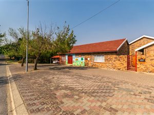 4 Bed House in Sundowner