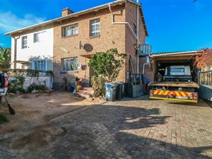 3 Bed House in La Colline