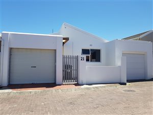 3 Bed House in Strandfontein
