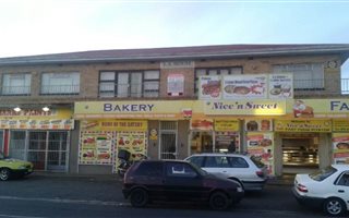 450 m² Retail Space in Retreat