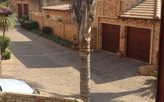 4 Bedroom Cluster in Ruimsig