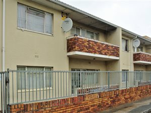 2 Bed Apartment in Parow Central