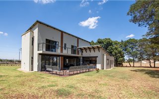 4 Bedroom House in Rietvlei View