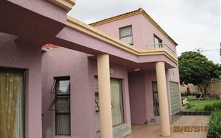 4 Bedroom House in Robertsham