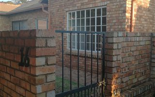 2 Bedroom Cluster in Kyalami Hills