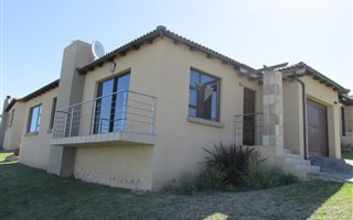3 Bedroom Townhouse in Seemeeu Park