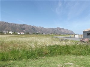 516 m² Land available in Fairview Golf Estate