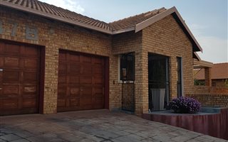 5 Bedroom House in Thatchfield