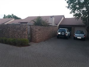 2 Bed Townhouse in Pierre van Ryneveld