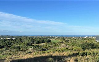 1275 m² Land available in St Francis Links
