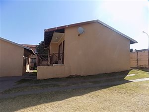 3 Bed Townhouse in Bramley View