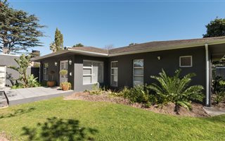 3 Bedroom House in Constantia