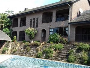 5 Bed House in Blackridge