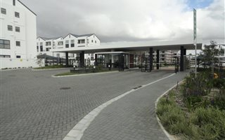 1 Bedroom Apartment in Parklands