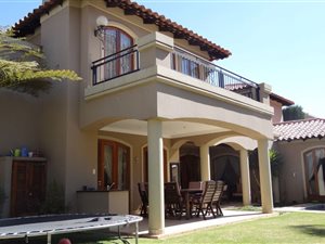 4 Bed Cluster in Bedfordview