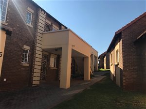 2 Bed Apartment in Mooikloof Ridge