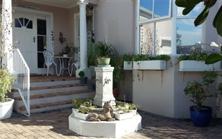 3 Bedroom Townhouse in West Beach