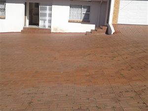 5 Bedroom House in Southernwood