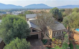 5 Bedroom House in The Coves