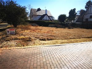 520 m² Land available in Lakefield