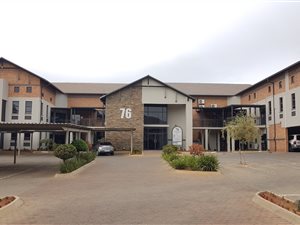 348 m² Office Space in Hazeldean (Silverlakes Surroundings)